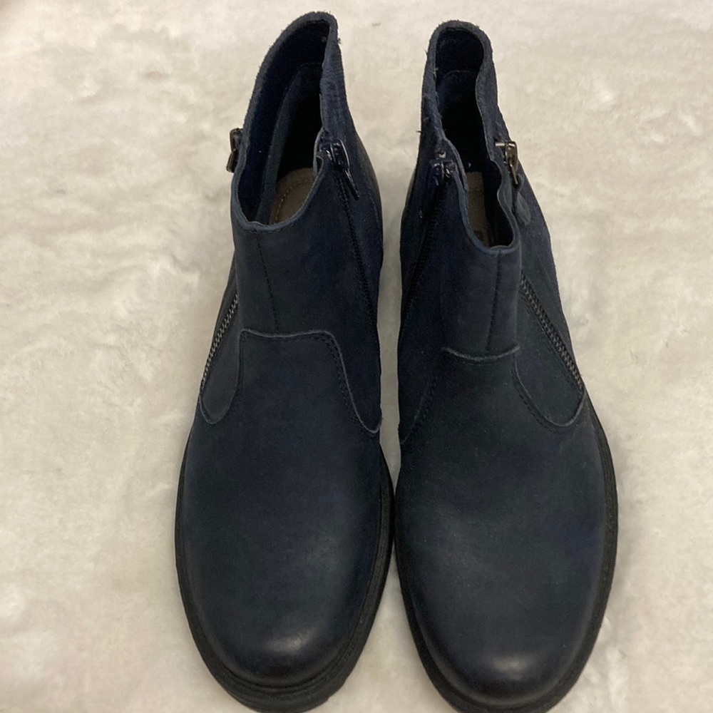 Earth Jordan Navy Blue Leather Upper Ankle Boots Side Zip Like New Size …